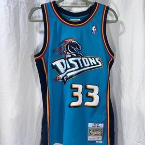Mitchell & Ness Men's Detroit Pistons Grant Hill #33 Swingman Jersey